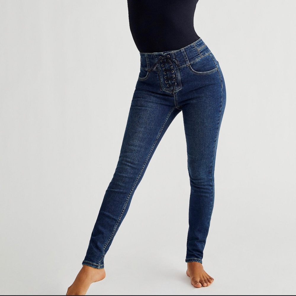 NWT Free People, We the Free lace up jeans CURVY size 31 in blue honey